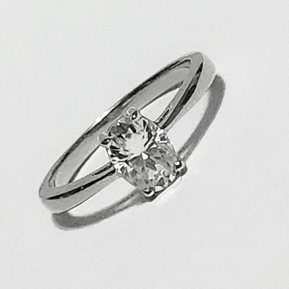 1.00 ct VVS1 - D Solitaire Oval Moissanite  Engagement Ring NEW Certificate - Picture 9 of 12